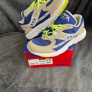 Saucony Aya size 10.5 men